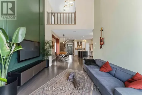 321 Kingbrook Drive Ottawa ON K2M 0G1