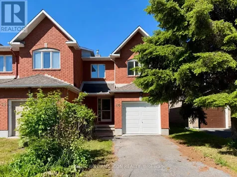 40 Thornbury Crescent Ottawa ON K2G 6C5