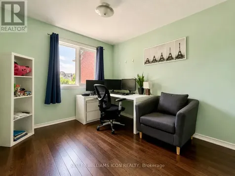 40 Thornbury Crescent Ottawa ON K2G 6C5