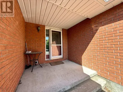 40 Thornbury Crescent Ottawa ON K2G 6C5