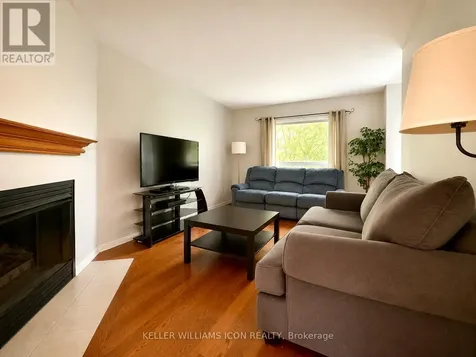 40 Thornbury Crescent Ottawa ON K2G 6C5