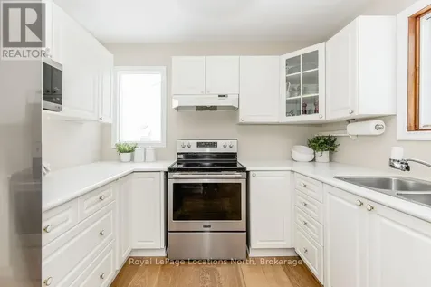 40 Fairway Crescent Wasaga Beach ON L9Z 1B8