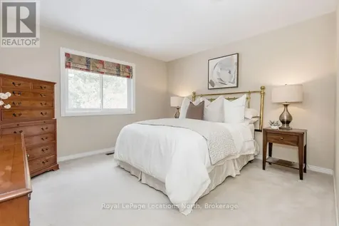 40 Fairway Crescent Wasaga Beach ON L9Z 1B8