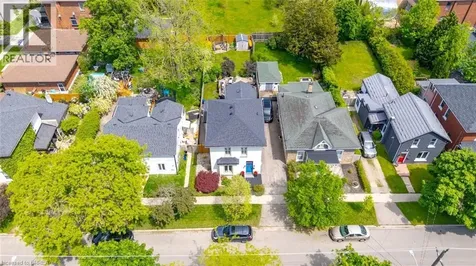 62 East Avenue Brantford ON N3S 3L4