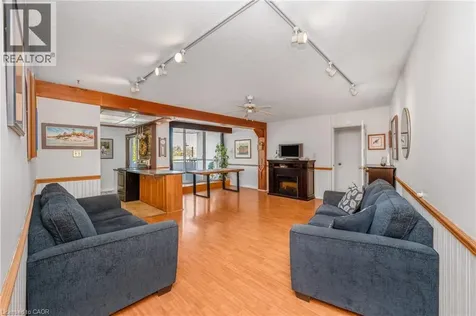 1425 Ghent Avenue Burlington ON L7S 1X5