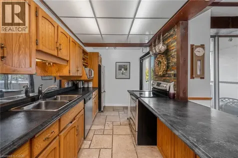 1425 Ghent Avenue Burlington ON L7S 1X5
