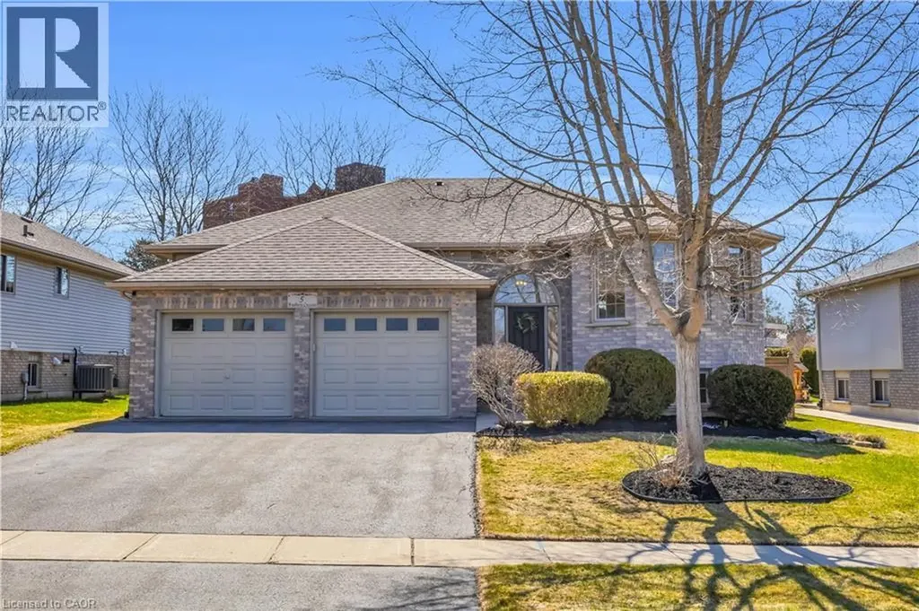 5 Bradbury Crescent Paris ON N3L 4E1