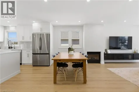 5 Bradbury Crescent Paris ON N3L 4E1