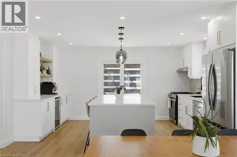 5 Bradbury Crescent Paris ON N3L 4E1