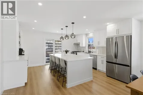 5 Bradbury Crescent Paris ON N3L 4E1