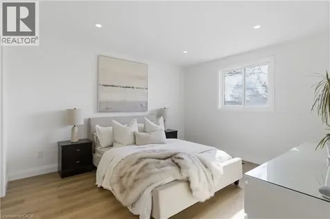 5 Bradbury Crescent Paris ON N3L 4E1
