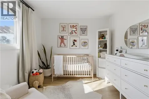 5 Bradbury Crescent Paris ON N3L 4E1