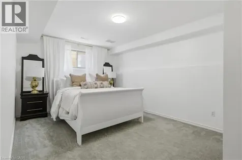 5 Bradbury Crescent Paris ON N3L 4E1