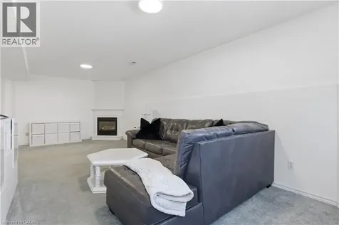5 Bradbury Crescent Paris ON N3L 4E1
