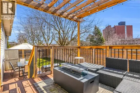 5 Bradbury Crescent Paris ON N3L 4E1