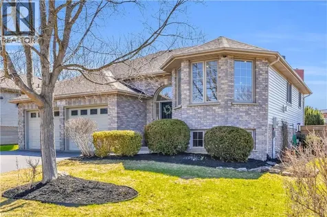 5 Bradbury Crescent Paris ON N3L 4E1