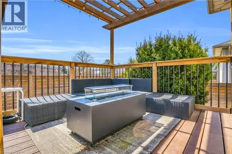 5 Bradbury Crescent Paris ON N3L 4E1