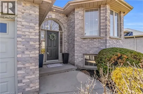 5 Bradbury Crescent Paris ON N3L 4E1