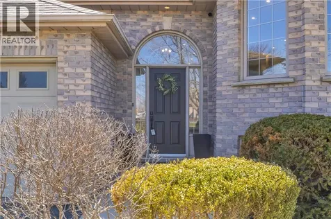5 Bradbury Crescent Paris ON N3L 4E1