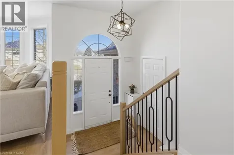 5 Bradbury Crescent Paris ON N3L 4E1