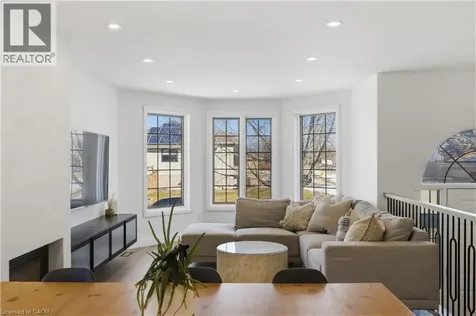 5 Bradbury Crescent Paris ON N3L 4E1