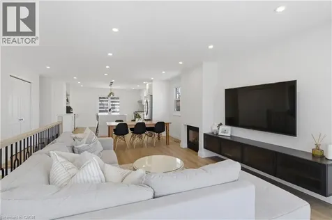 5 Bradbury Crescent Paris ON N3L 4E1
