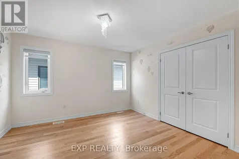 108 Durham Avenue Barrie ON L9J 0L8