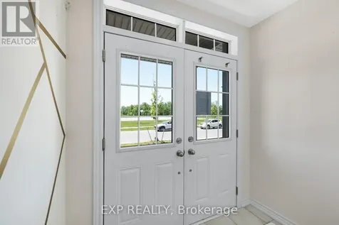 108 Durham Avenue Barrie ON L9J 0L8