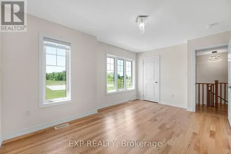 108 Durham Avenue Barrie ON L9J 0L8