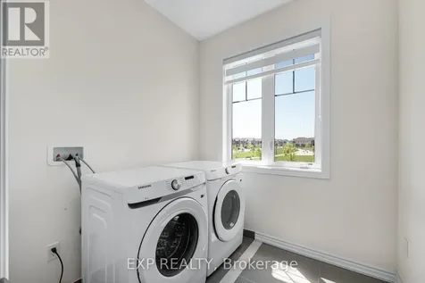 108 Durham Avenue Barrie ON L9J 0L8