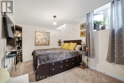 108 Durham Avenue Barrie ON L9J 0L8
