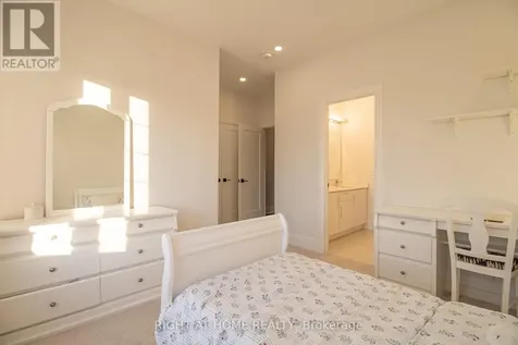 43 Longworth Avenue Richmond Hill ON L4E 1J2