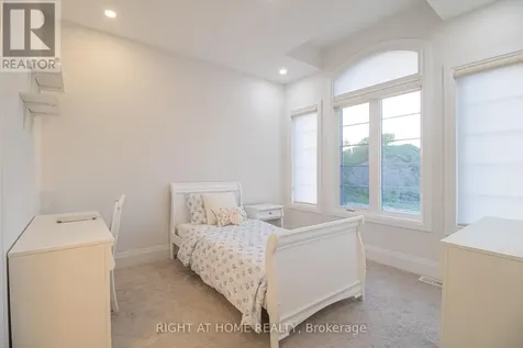 43 Longworth Avenue Richmond Hill ON L4E 1J2