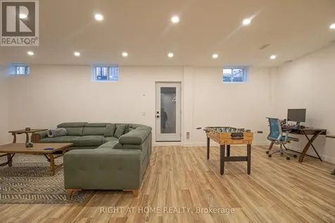 43 Longworth Avenue Richmond Hill ON L4E 1J2