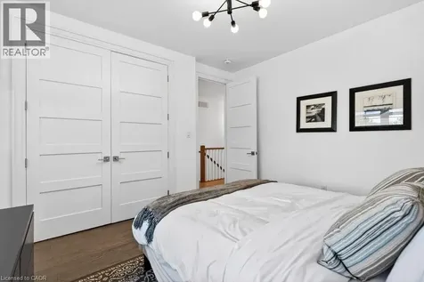 2134 New Street Burlington ON L7R 1H8