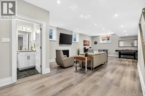 2134 New Street Burlington ON L7R 1H8