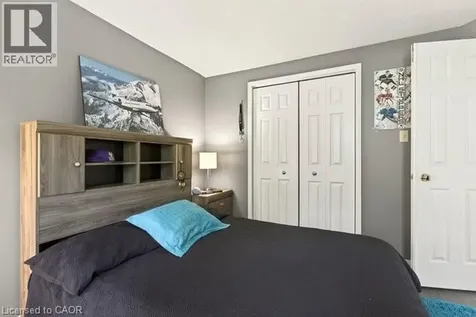 38 Sundrop Court Ancaster ON L9K 1G5