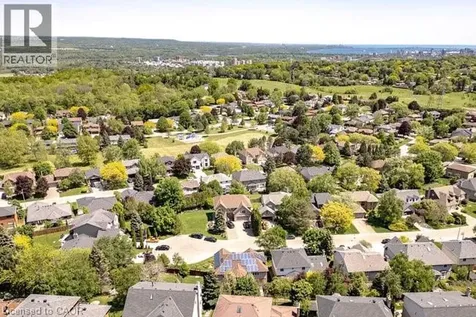 38 Sundrop Court Ancaster ON L9K 1G5