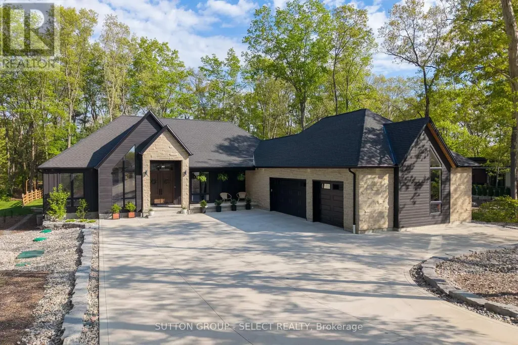 10111 Pinery Bluffs Road Lambton Shores ON N0M 1T0