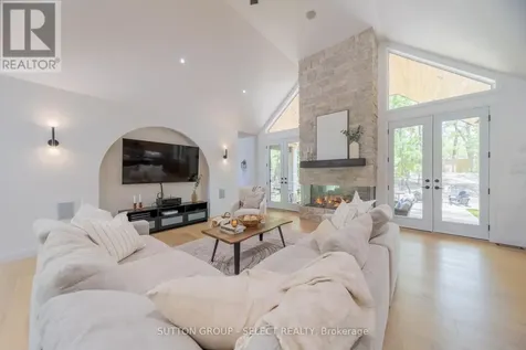 10111 Pinery Bluffs Road Lambton Shores ON N0M 1T0