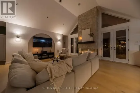 10111 Pinery Bluffs Road Lambton Shores ON N0M 1T0