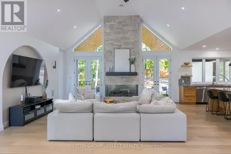 10111 Pinery Bluffs Road Lambton Shores ON N0M 1T0