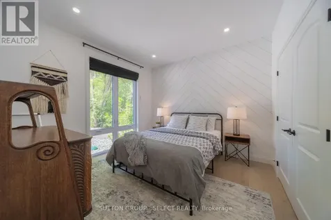10111 Pinery Bluffs Road Lambton Shores ON N0M 1T0