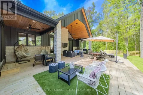 10111 Pinery Bluffs Road Lambton Shores ON N0M 1T0