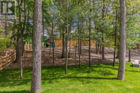10111 Pinery Bluffs Road Lambton Shores ON N0M 1T0