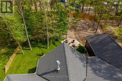 10111 Pinery Bluffs Road Lambton Shores ON N0M 1T0