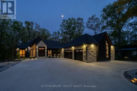 10111 Pinery Bluffs Road Lambton Shores ON N0M 1T0