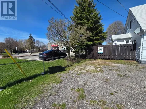 323 Queen Street Halton Hills (ac Acton) ON L7J 1R1