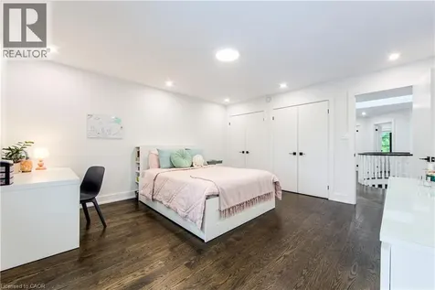 1319 Greeneagle Drive Oakville ON L6M 2N1