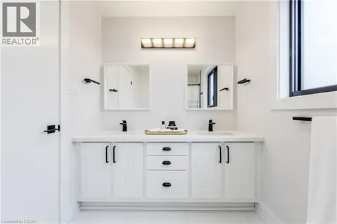 1319 Greeneagle Drive Oakville ON L6M 2N1